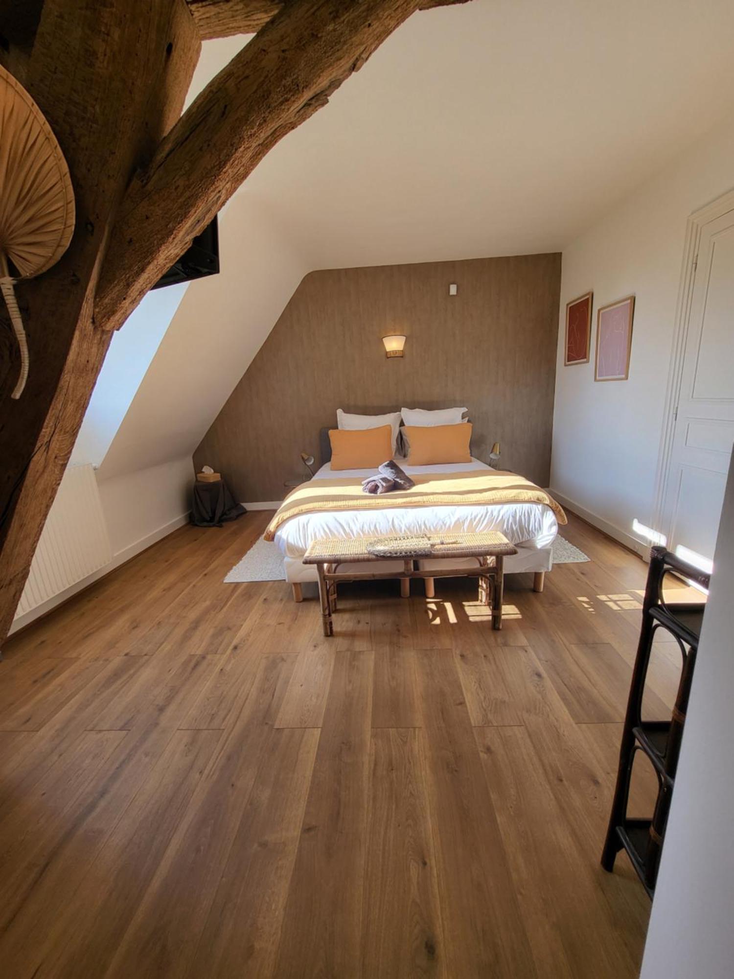 Domaine De Charme - Les Places Lassay-sur-Croisne Екстер'єр фото